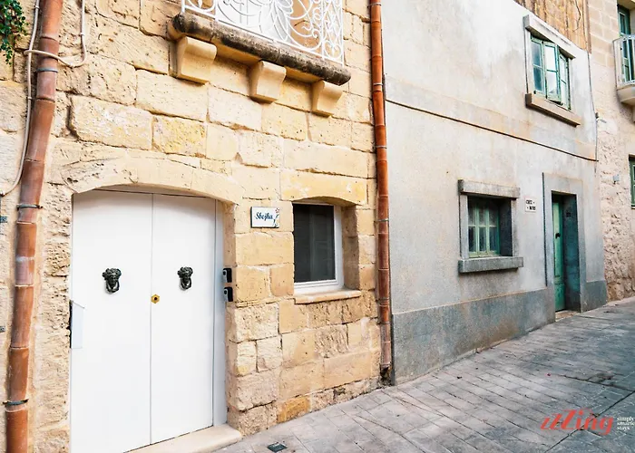A Pretty Holiday Home In A Traditional Village